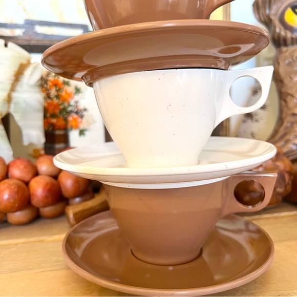 Vintage Kitchen 1950s Debonair Melmac Melamine Brown And White Mug Set - Picture 2 of 6